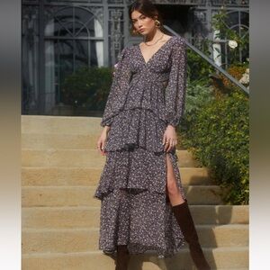 Astr the label Anora Floral Tiered Maxi Dress Backless NWT Size M Wedding Guest